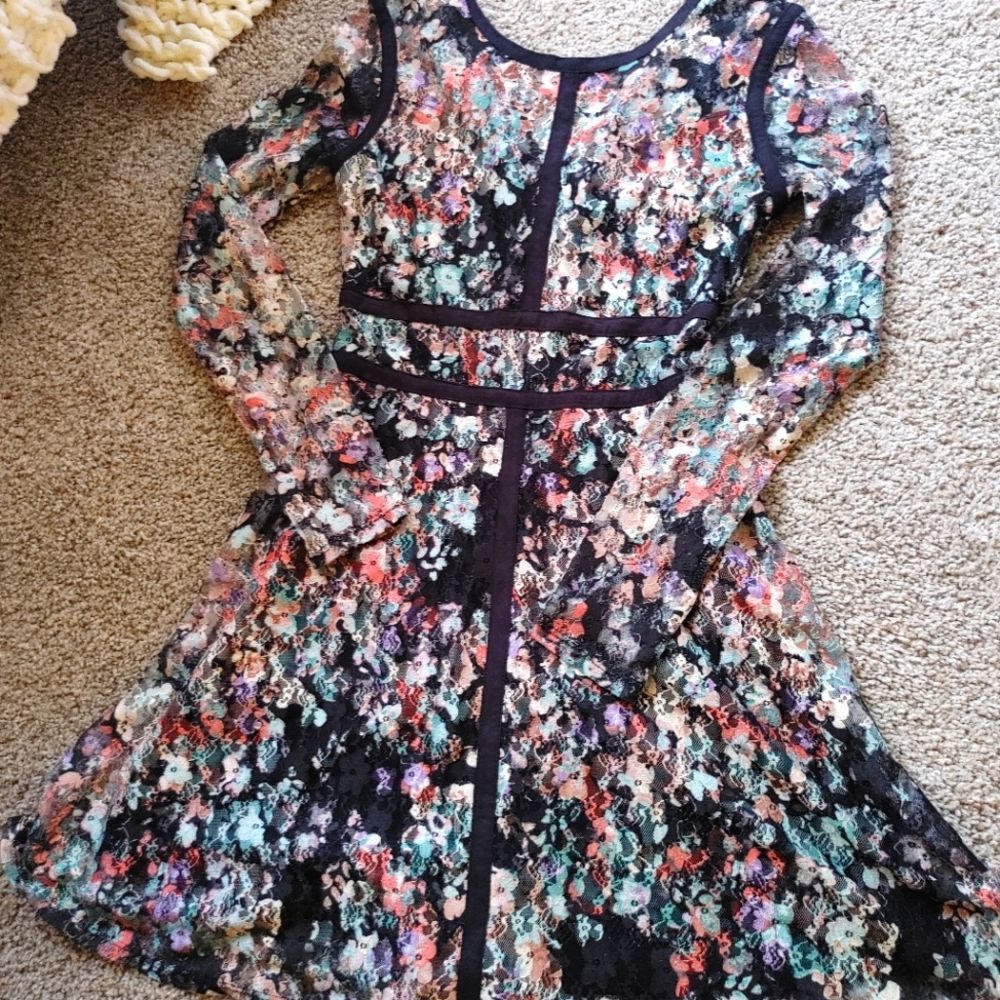 ʕ·ᴥ·ʔ Xhileration Floral Lace Dress Size Small